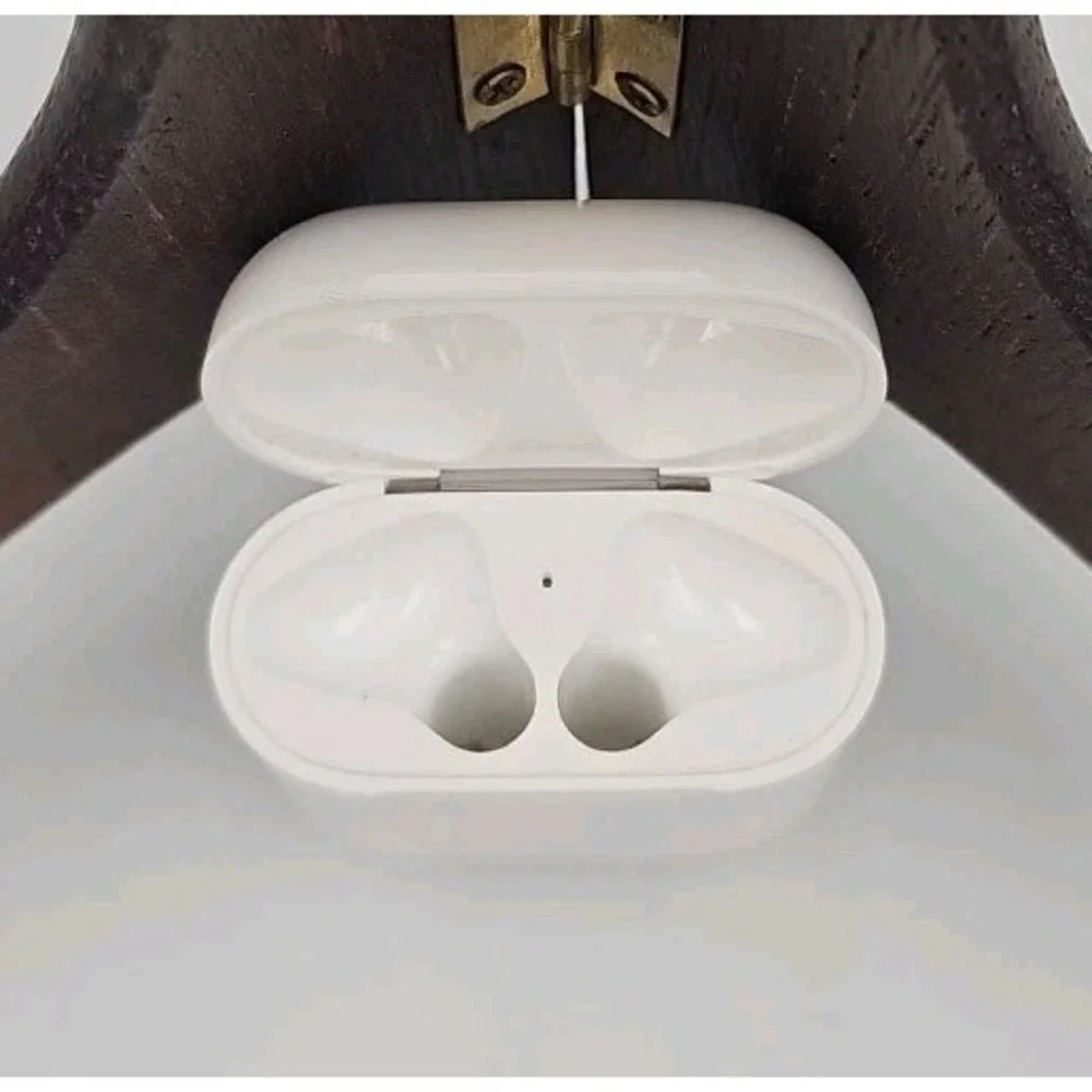 Apple Airpods‎ Genuine Charging Case A1602 1st & 2nd Generation Case Only